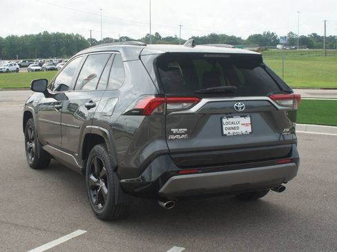 Used 2020 Toyota RAV4 XSE w/ XSE Grade Weather Package AWD/4WD image 16