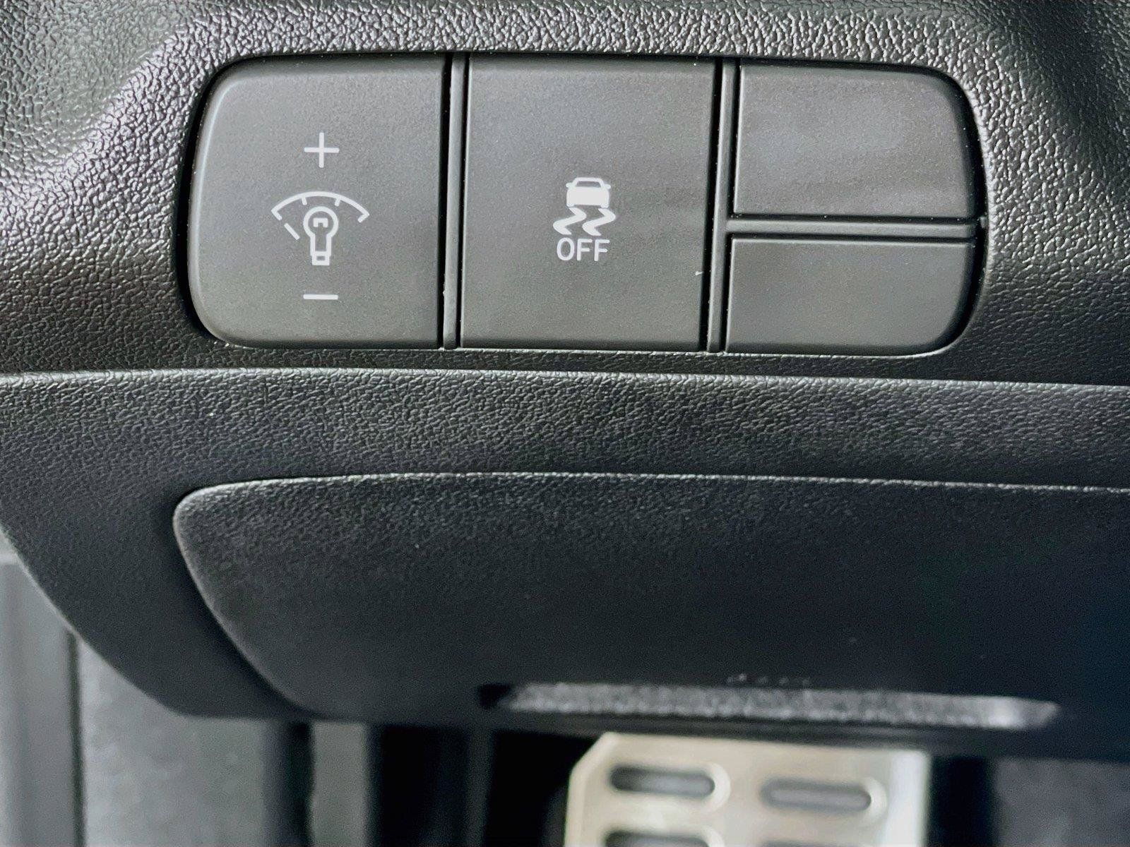 Certified 2026 Hyundai Elantra Sport FWD image 14