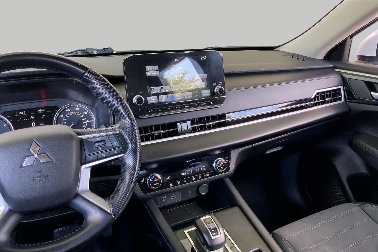 Used 2024 Mitsubishi Outlander SE FWD image 7