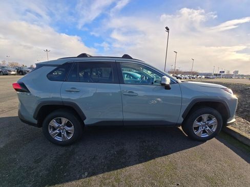 Used 2023 Toyota RAV4 XLE image 4
