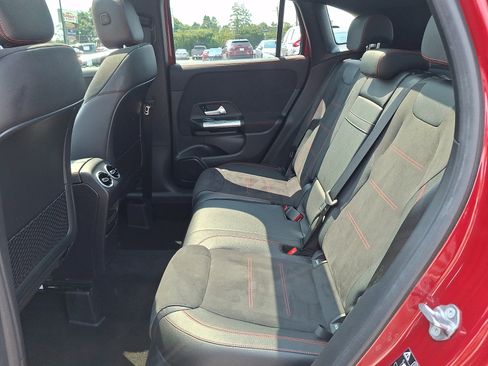 Used 2021 Mercedes-Benz GLA 250 4MATIC image 10
