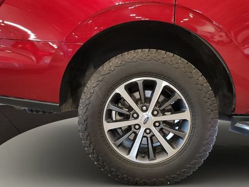 Used 2019 Ford Expedition XLT w/ Equipment Group 202A AWD/4WD image 36