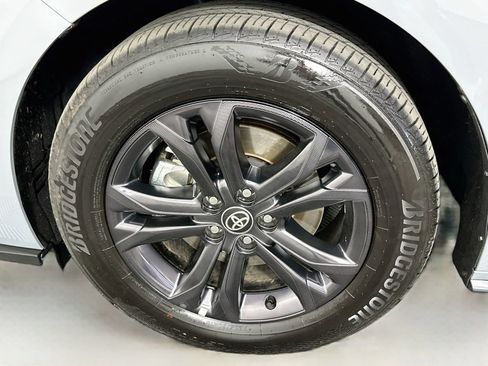 Certified 2025 Toyota Sienna XSE AWD/4WD image 33