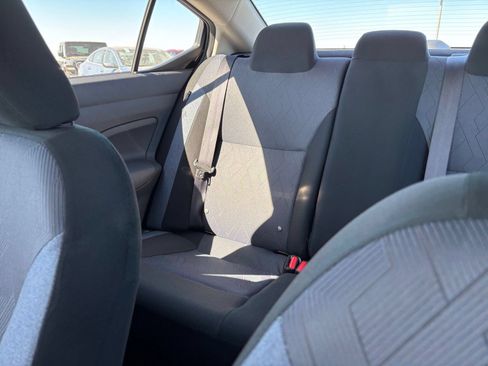 Used 2025 Nissan Versa SV FWD image 33