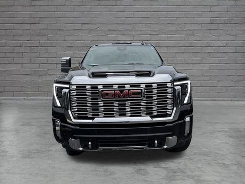 Used 2024 GMC Sierra 3500 Denali w/ Denali Reserve Package AWD/4WD image 2