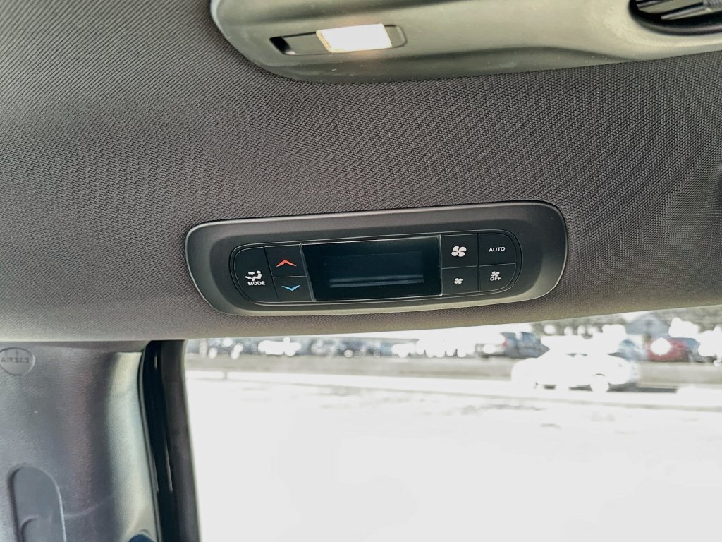 New 2027 Chrysler Pacifica Select AWD/4WD image 31
