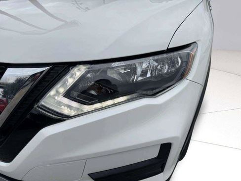 Used 2019 Nissan Rogue SV FWD image 13