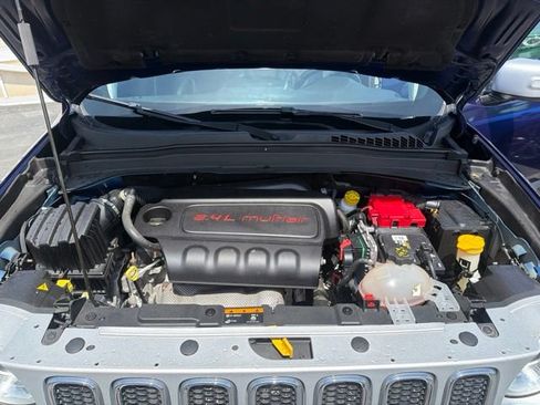 Used 2018 Jeep Renegade Limited w/ UConnect 8.4 Nav Group AWD/4WD image 26