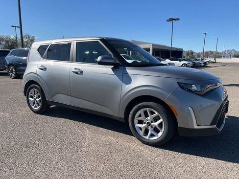Used 2024 Kia Soul LX w/ Option Group 015 image 1