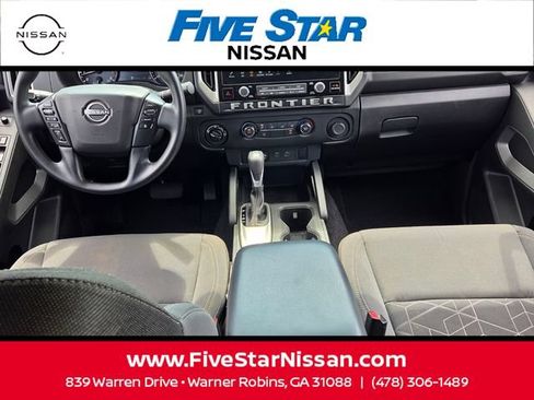 Used 2025 Nissan Frontier SV w/ Tow Package AWD/4WD image 8