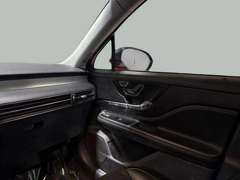 Used 2021 Lincoln Corsair AWD w/ Premium Package image 23