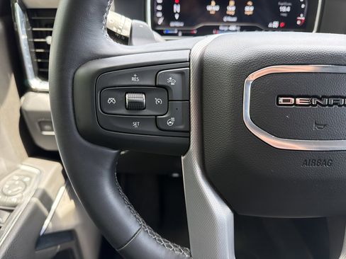 Used 2023 GMC Sierra 1500 Denali w/ Technology Package AWD/4WD image 19