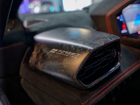 Used 2018 Lamborghini Huracan Performante image 25