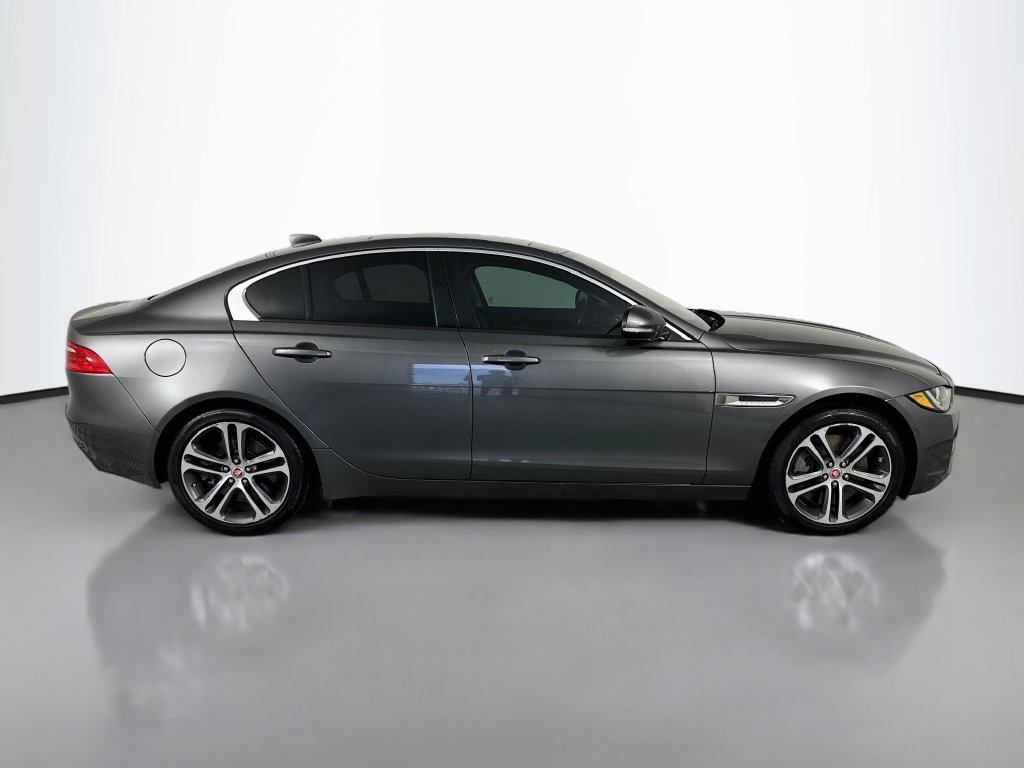 Used 2017 Jaguar XE Premium AWD/4WD image 8
