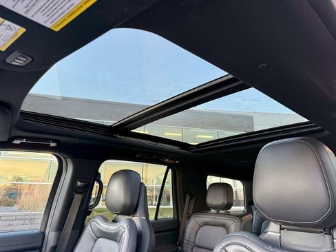 Used 2023 Lincoln Navigator Reserve image 27