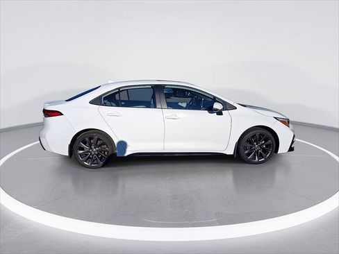 Certified 2025 Toyota Corolla SE w/ SE Premium Package FWD image 11
