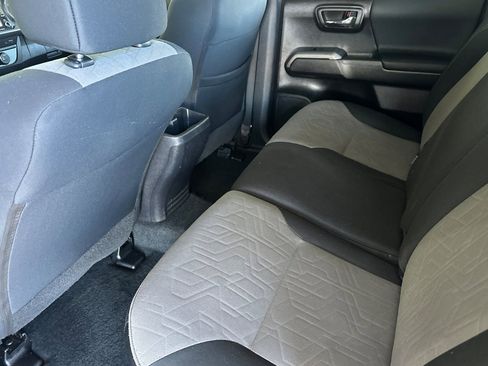 Certified 2023 Toyota Tacoma TRD Off-Road w/ Technology Package image 15