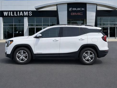Used 2023 GMC Terrain SLE w/ Driver Convenience Package FWD image 4