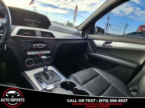 Used 2013 Mercedes-Benz C 300 Sport image 29
