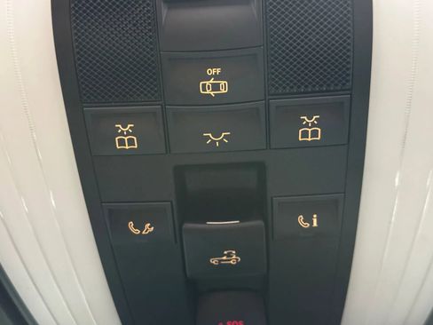 Used 2018 Mercedes-Benz AMG GT Roadster 2D image 35