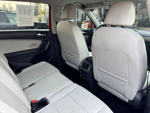 Used 2019 Volkswagen Tiguan SE FWD image 19