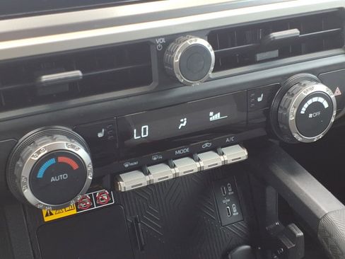 Certified 2024 Toyota Tacoma TRD Sport w/ TRD Sport Upgrade Package AWD/4WD image 18