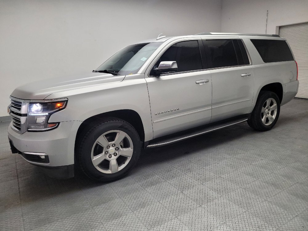 Used 2018 Chevrolet Suburban Premier RWD image 2