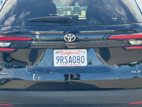 Certified 2025 Toyota Grand Highlander AWD image 19