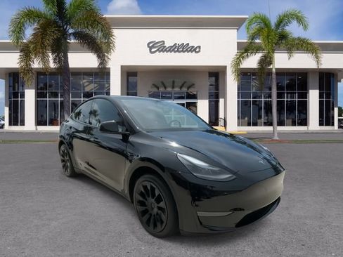 Used 2024 Tesla Model Y Long Range RWD image 2