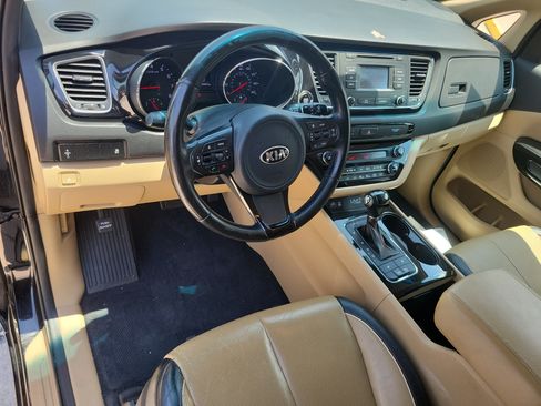 Used 2016 Kia Sedona EX FWD image 13