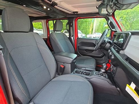 Used 2024 Jeep Wrangler Unlimited Sport AWD/4WD image 15