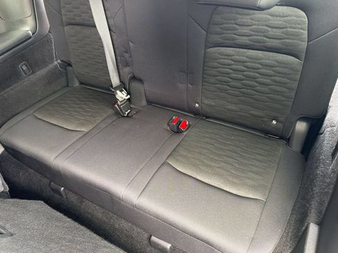 Used 2025 Nissan Pathfinder SV AWD/4WD image 34