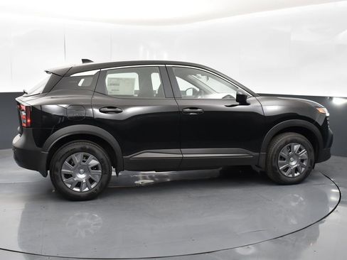 Used 2025 Nissan Kicks S image 8