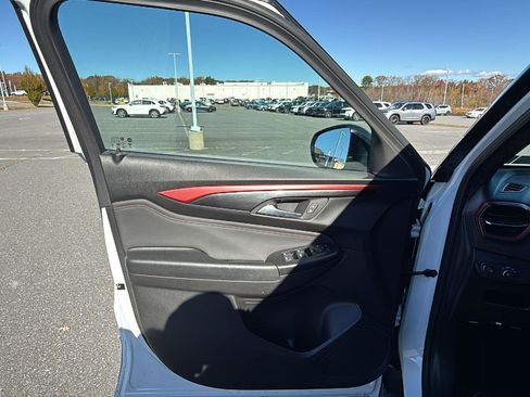 Used 2024 Chevrolet TrailBlazer RS image 24