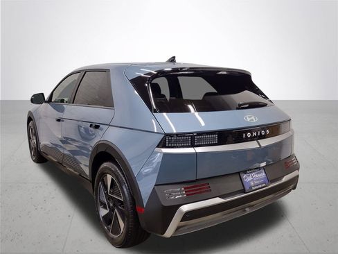 Certified 2026 Hyundai Ioniq 5 SE RWD image 9