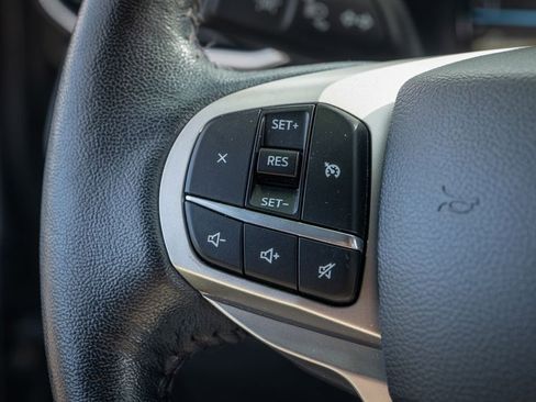 Used 2022 Ford Explorer XLT w/ Equipment Group 202A image 27