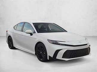 Used 2025 Toyota Camry SE FWD video 3