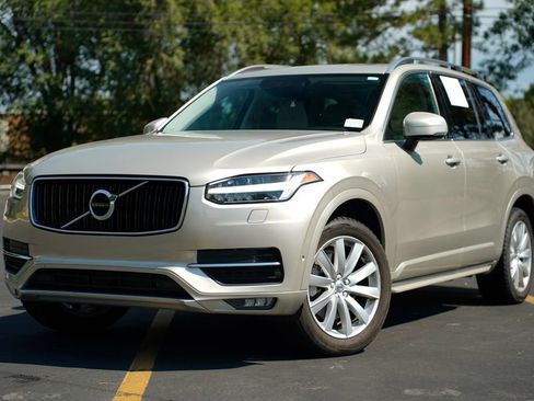 Used 2016 Volvo XC90 T6 Momentum w/ Momentum Plus Package AWD/4WD image 1