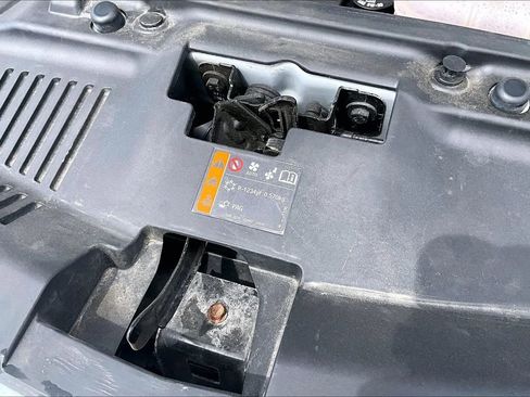 Used 2021 Buick Encore Preferred AWD/4WD image 37