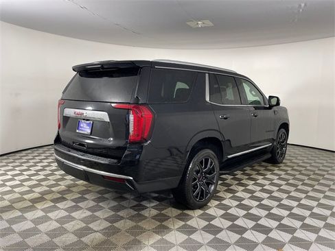 Used 2023 GMC Yukon SLT w/ SLT Luxury Package image 22
