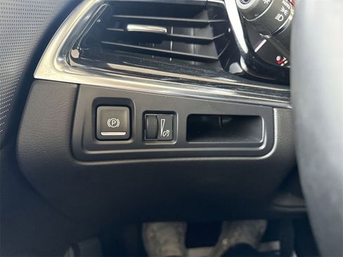 Certified 2025 Cadillac XT5 Premium Luxury image 18