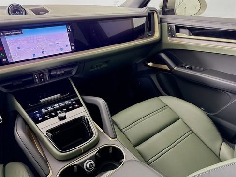 New 2026 Porsche Cayenne Coupe image 26