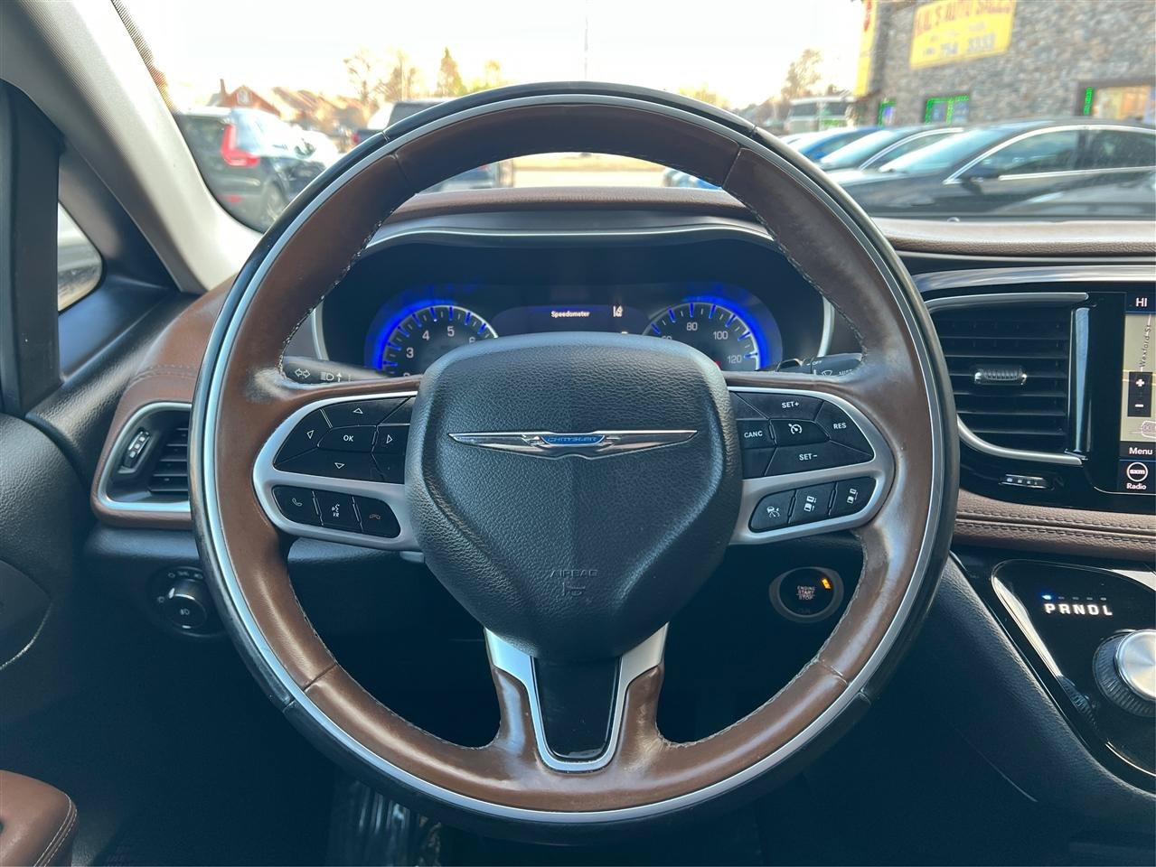 Used 2018 Chrysler Pacifica Limited FWD image 28