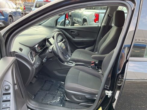 Used 2017 Chevrolet Trax LS image 24