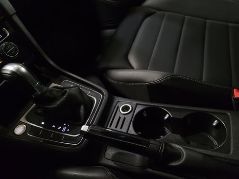 Used 2018 Volkswagen Golf SEL image 26