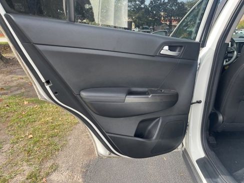 Used 2020 Kia Sportage LX image 15