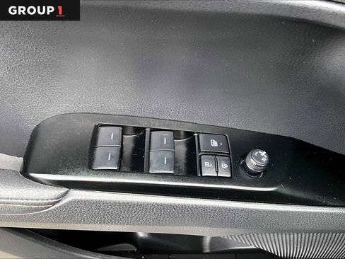 Used 2025 Toyota Camry XLE image 34