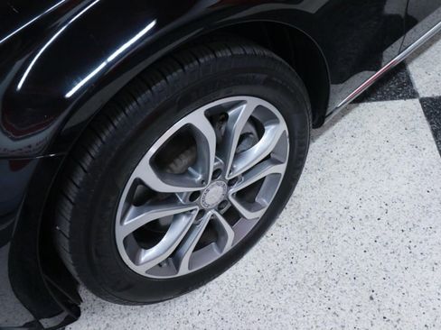 Used 2017 Mercedes-Benz C 300 4MATIC Sedan image 36