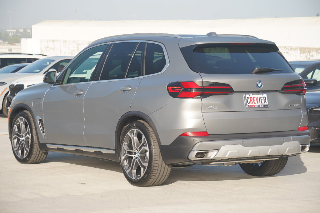 Used 2026 BMW X5 xDrive50e w/ Premium Package AWD/4WD image 8