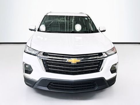 Used 2023 Chevrolet Traverse LT FWD image 4
